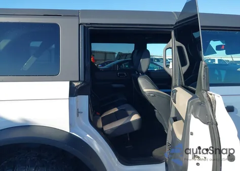 2023 Ford Bronco Wildtrak z USA, uszkodzony, nr VIN 1FMEE5DP4PLB30699